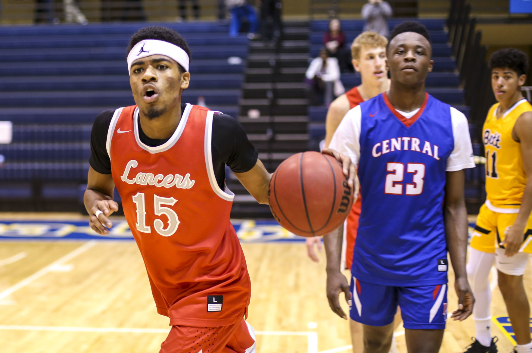 031819-qct-spt-seniorhoops-b015